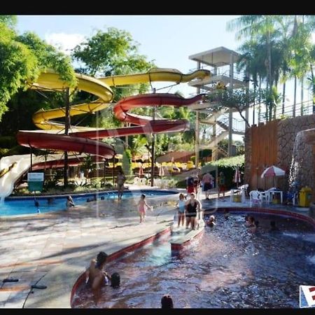 Apartamento Golden Dolphin Express Caldas Novas Exterior foto